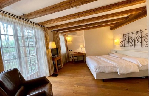 Sopramonte Hotel | Delightful Stay at Relais Vecchio Maso with Pool & Spa