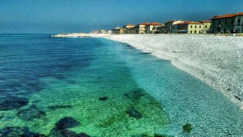 Pugnano Bed & Breakfast | Stylish Relais Villa Poschi: 4-Star Retreat with Hot Tub