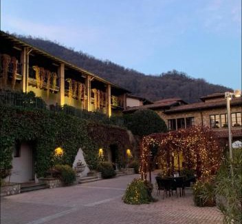 Colombaro Hotel | Pet-Friendly Retreat at Relaisfranciacorta - 4-Star Comfort