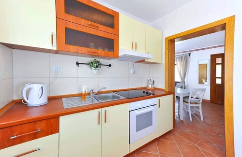 Saborsko Apartment | Tranquil Apartment Surrounded by Nature – Pet Friendly & Pool