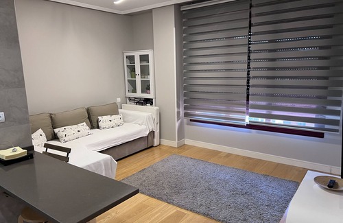Delicias Apartment | Unwind After Exploring Madrid: Ideal Amenities Await