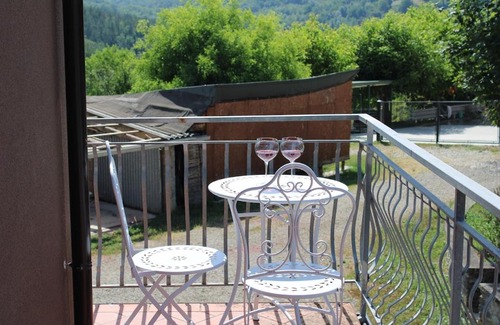 Sant'Agata Feltria Apartment | Comfortable Apartment Stay with Pet and Child-Friendly Amenities