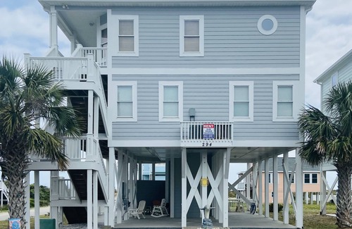 Holden Beach House | Experience Spectacular Ocean Views at Sunkissed by the Sea