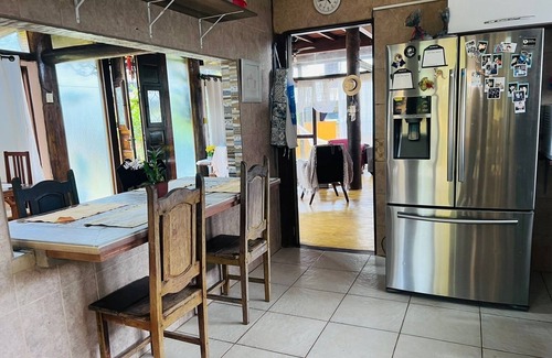 Recreio dos Bandeirantes House | Experience Fun at A Hora do Recreio with Family & Pets