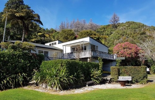 Ngakuta Bay House | Escape to Ngakuta Bay - Waterfront Bach with Ocean Views