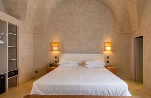 Spongano Hotel | Unwind in Our Special Dimora with Oceanfront Views