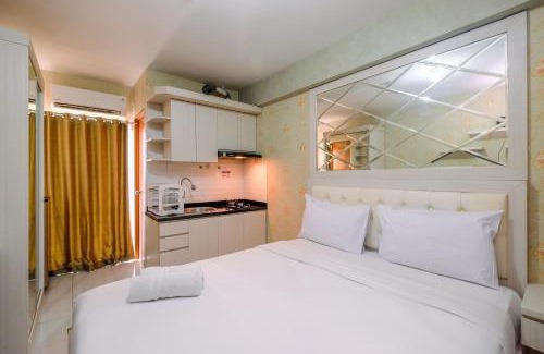 Depok Apartment | Relax and Homey Studio Room at Cinere Resort Apartment By Travelio
