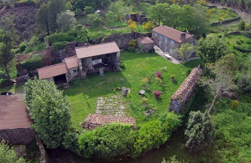 Mazaricos House | Reconnect with Nature at Our Pet-Friendly Coastal Retreat