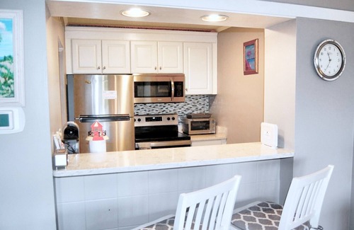 Myrtle Beach Condo | Relax and Recharge at Ocean Creek Resort with Pools, Beach Access & More!