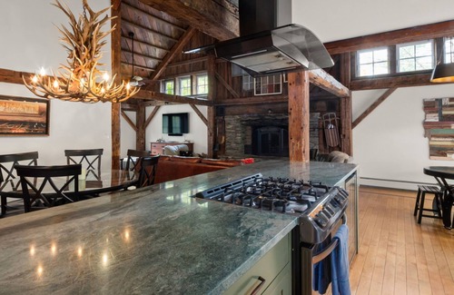 Warren Condo | Relax and Recharge: Hot Tub Farmhouse Condo in Sugarbush