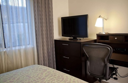 San Bruno Resort | Recharge in Comfort: Pet-Friendly Stay with Free Breakfast