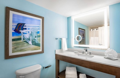 Osage Beach Hotel | Recharge and Relax at Our Poolside Retreat by the Lake