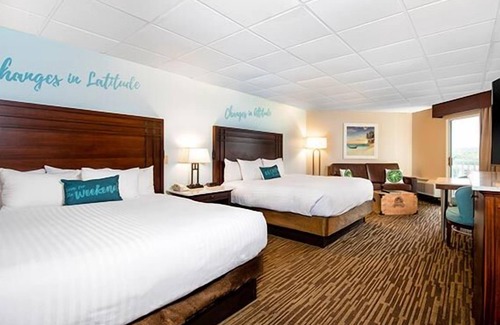 Osage Beach Hotel | Unwind in Comfort: 3 Relaxing Units with Pools & Free Parking
