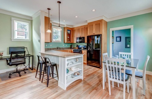 Lincoln City House | Relax and Refresh Near the Beach with Pool & BBQ Amenities