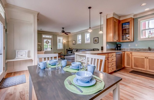 Lincoln City House | Relax and Refresh Near the Beach with Pool & BBQ Amenities
