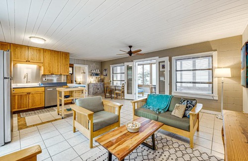 Panacea House | Relax and Refresh Waterfront Cottage in Panacea