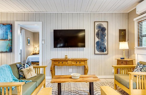 Panacea House | Relax and Refresh Waterfront Cottage in Panacea