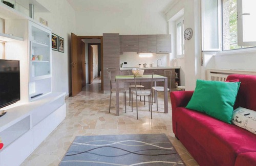 Calvairate Apartment | Stylish Retreat Steps from City Center with Spa & Breakfast