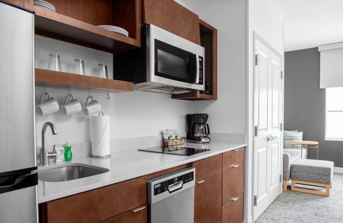Clearwater Hotel | Relax and Unwind at Our Pet-Friendly Retreat with Breakfast
