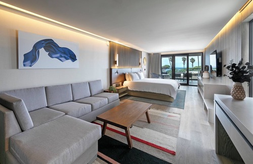 Village of La Jolla Hotel | Relax and Unwind! Enjoy Beach Access with Poolside Comfort