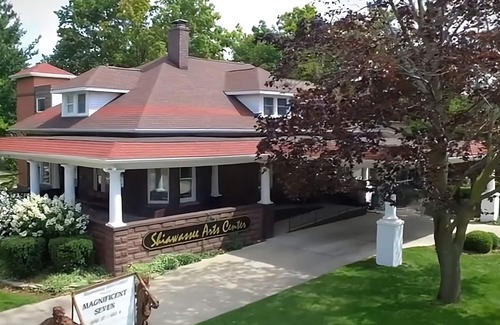 Chesaning House | Relax and Unwind in Pet-Friendly Units Near Twin Brooks Golf
