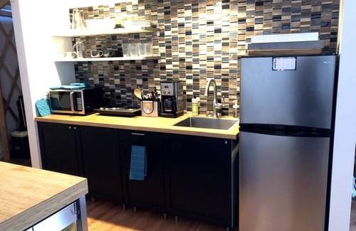 Mathias House | Tranquil Getaway at Solar Solitude - Family-Friendly Retreat