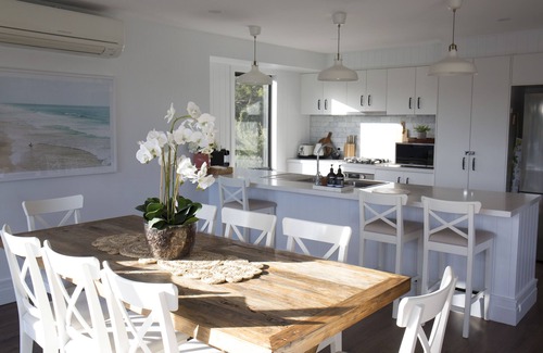 Venus Bay House | Serene Beachfront Retreat with Ocean Views and Breakfast