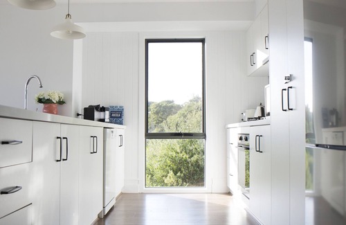 Venus Bay House | Serene Beachfront Retreat with Ocean Views and Breakfast