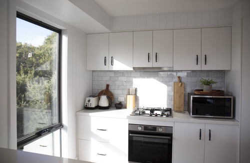 Venus Bay House | Serene Beachfront Retreat with Ocean Views and Breakfast