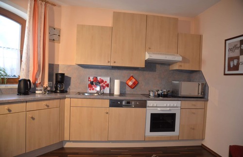 Medraz Apartment | Discover Relaxation at House Möderndorfer with Ocean Views