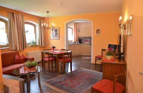 Medraz Apartment | Discover Relaxation at House Möderndorfer with Ocean Views