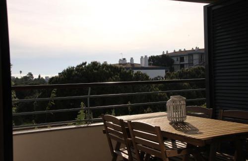 Telheiro Apartment | Relax and Unwind: Pool, Garden & Beach Near City Life