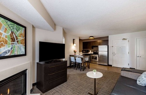 Mount Tabor Resort | Relax and Recharge in Pet-Friendly 2BR Suites with Kitchen
