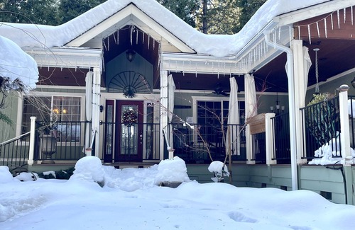 Pollock Pines House | Relax at Apple Hill Retreat: Pet-Friendly with Lake Views