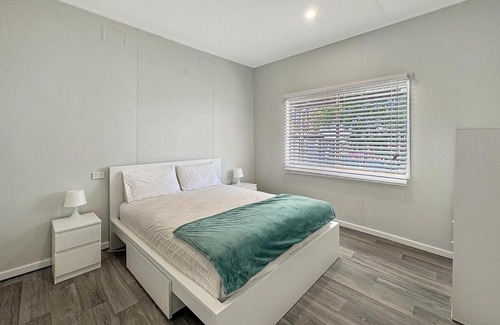 Broken Hill House | Relax At Gossan