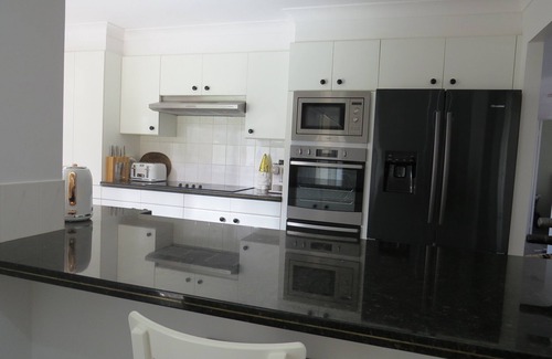 Callala Beach House | Experience Lo Quay Callala Beach: Pet-Friendly Retreat Near Ocean