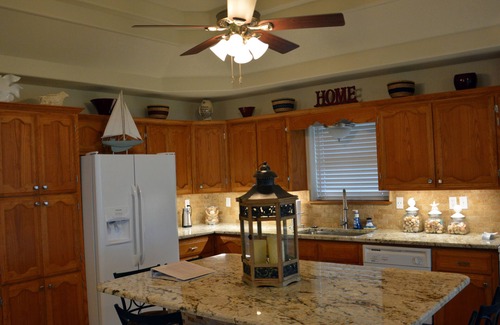Riviera House | Indulge in Relaxation at Our Baffin Bay Getaway