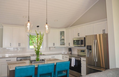 Rapid City House | Relax by the Lake: Exceptional Home with Ocean Views