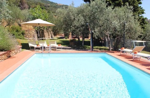 Pieve di Chio Villa | Experience Relaxation at Our Tuscan Villa Near Historic Center