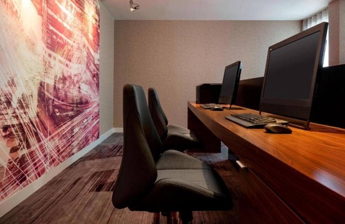 San Bruno House | Relax at Our Hotel Near San Francisco Airport with Spa