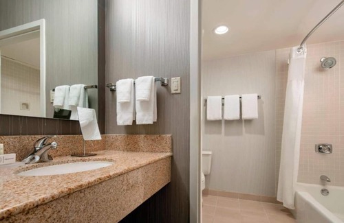 San Bruno House | Relax at Our Hotel Near San Francisco Airport with Spa