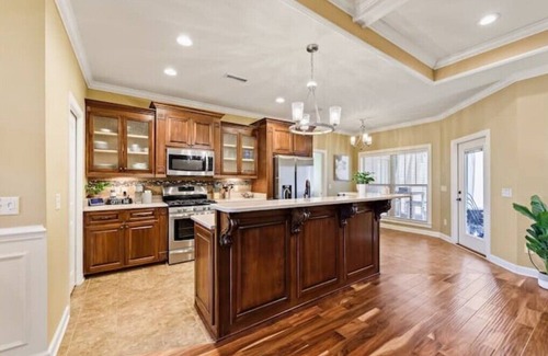Enterprise House | Relax at the Ridge: 4BR Retreat with Hot Tub & Pet Friendly