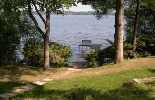 Markesan Cottage | Discover a Hidden Gem on Green Lake with Spa & Views