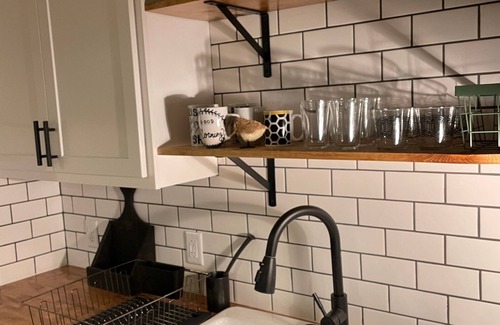 Pekin Apartment | Unwind in a Newly Renovated Unit - Pet-Friendly Retreat