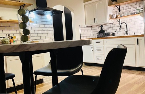 Pekin Apartment | Unwind in a Newly Renovated Unit - Pet-Friendly Retreat