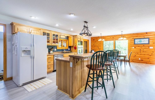 Big Creek House | Indulge at Windsor Cove Norris Lake with Pool and Fire Pit