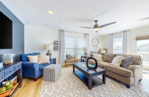 Terramar Beach House | Relax by the Beach: Pet-Friendly Hotel with Pool Access