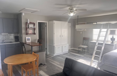 Long Beach Cottage | Experience The Cottage at Pino: Rated 9.8 with Ocean Views