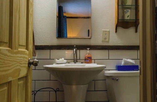 Rice Lake Cabin | Delightful Antique Room at Curriers Lakeview Hotel