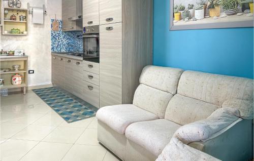 Roccaspinalveti Apartment | Inviting 3 Bedroom Apartment in Roccaspinalveti, Pet Friendly